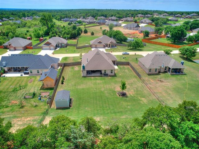 5532 Red Fox Run, Guthrie, OK 73044