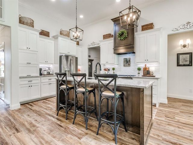 5532 Red Fox Run, Guthrie, OK 73044