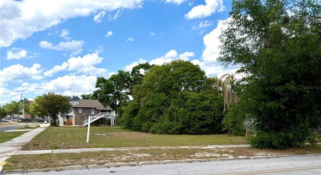 203 AVENUE C NE, Winter Haven, FL 33881