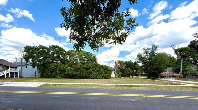 203 AVENUE C NE, Winter Haven, FL 33881
