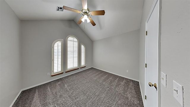 4105 Windward Way, Yukon, OK 73099