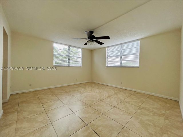 403 NW 68th Ave 419, Plantation, FL 33317