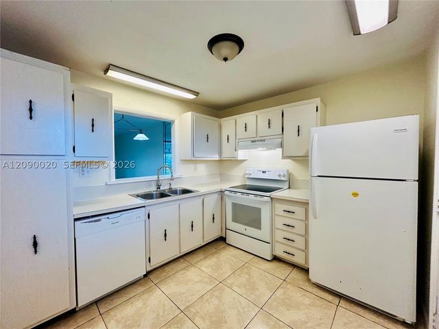 403 NW 68th Ave 419, Plantation, FL 33317