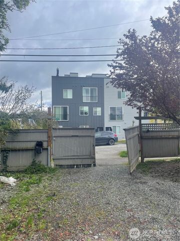 3101 S Walden Street, Seattle, WA 98144