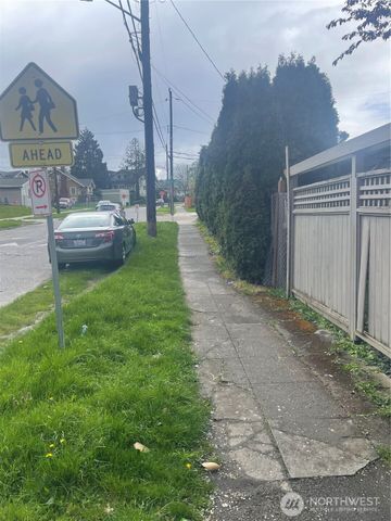 3101 S Walden Street, Seattle, WA 98144