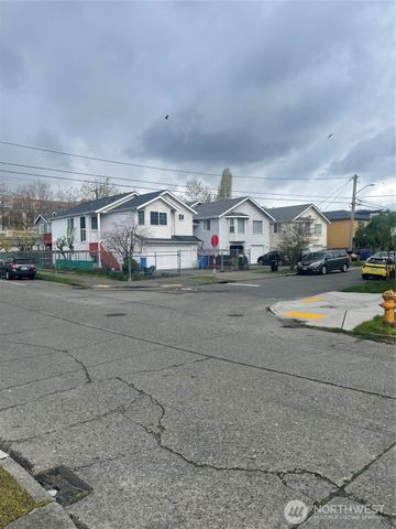 3101 S Walden Street, Seattle, WA 98144