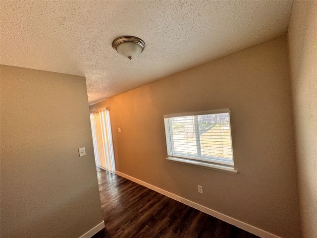 802 Las Palmas Drive, Grand Prairie, TX 75052