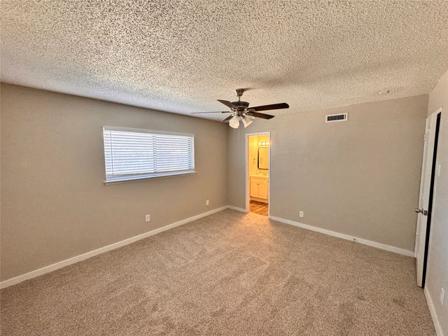 802 Las Palmas Drive, Grand Prairie, TX 75052