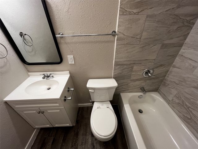 802 Las Palmas Drive, Grand Prairie, TX 75052