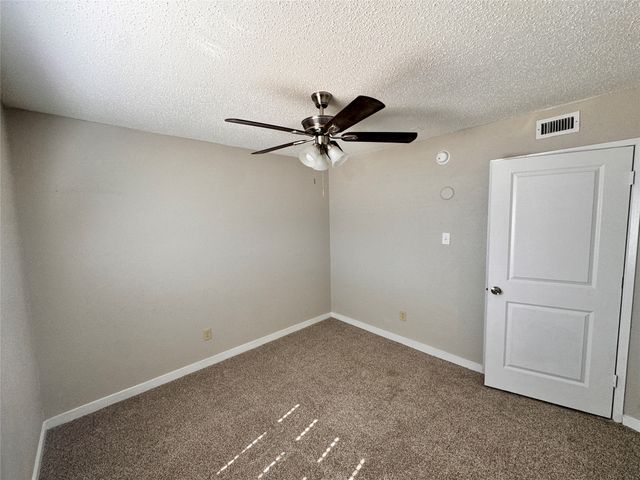 802 Las Palmas Drive, Grand Prairie, TX 75052