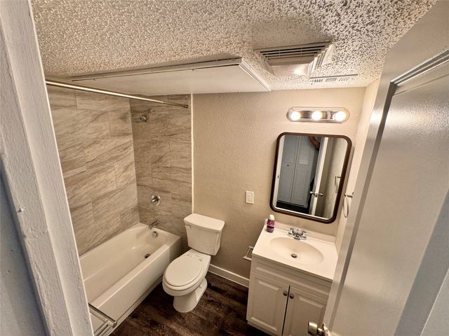 802 Las Palmas Drive, Grand Prairie, TX 75052