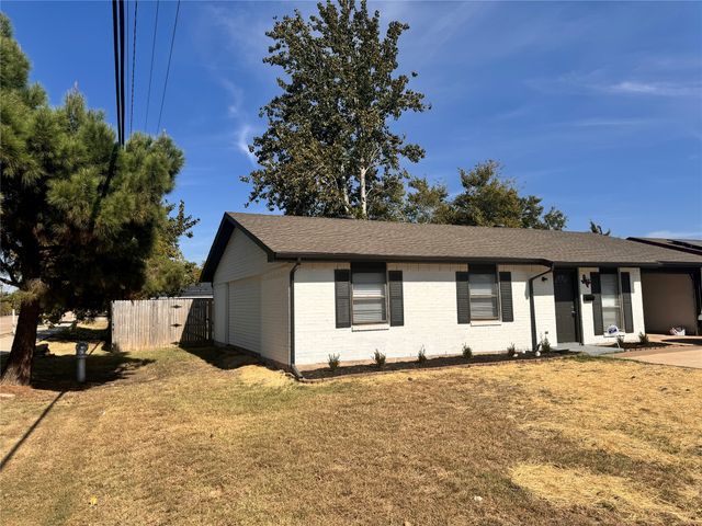 802 Las Palmas Drive, Grand Prairie, TX 75052