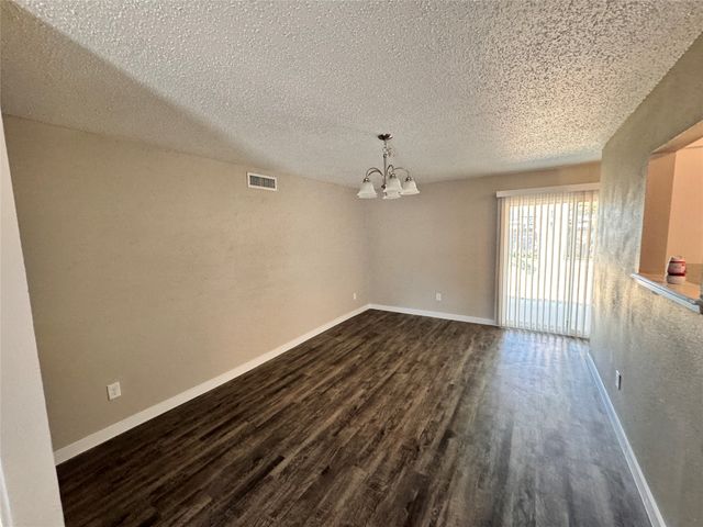 802 Las Palmas Drive, Grand Prairie, TX 75052