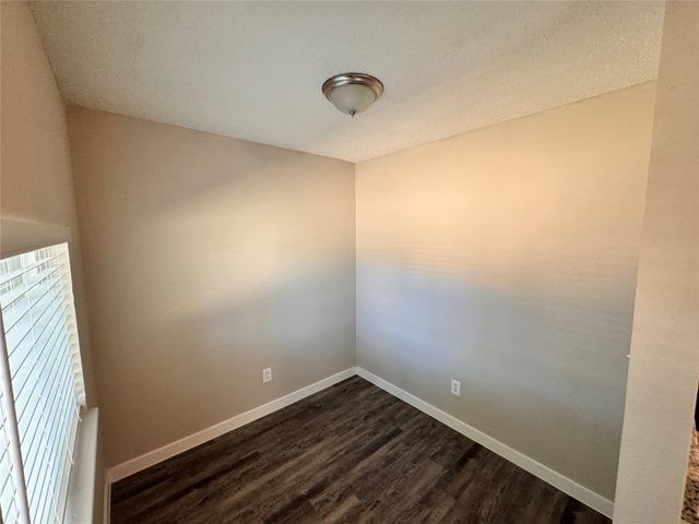 802 Las Palmas Drive, Grand Prairie, TX 75052