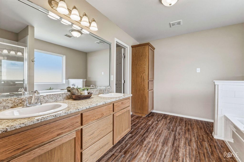 Image 14 of property listing at 5333 Coral Way, San Angelo, TX 76904