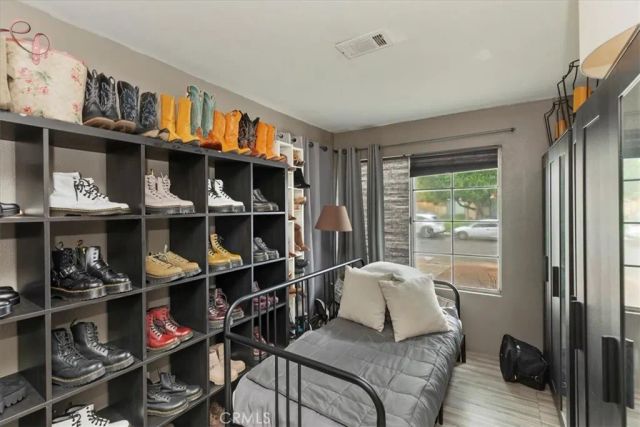 156 S Loretta, Rialto, CA 92376