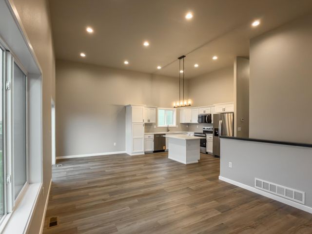 6227 87th Avenue S, Horace, ND 58047