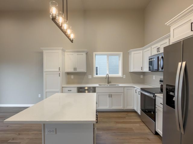 6227 87th Avenue S, Horace, ND 58047