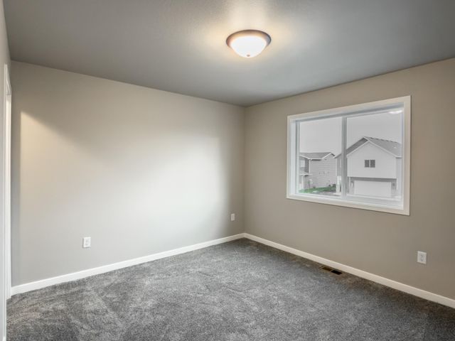 6227 87th Avenue S, Horace, ND 58047