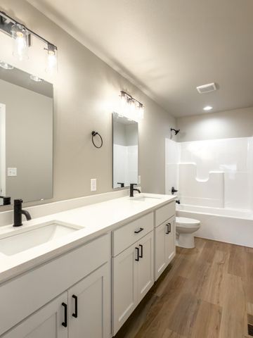 6227 87th Avenue S, Horace, ND 58047