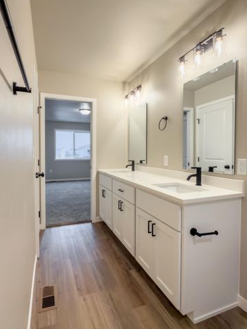 6227 87th Avenue S, Horace, ND 58047