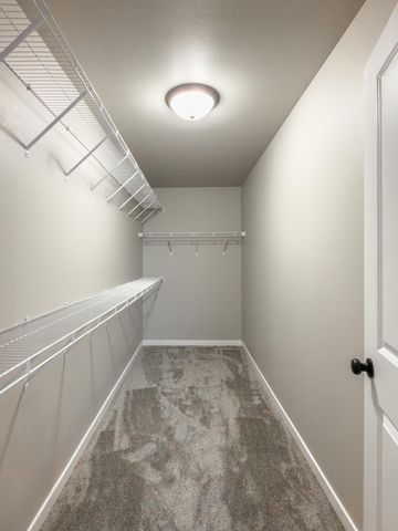 6227 87th Avenue S, Horace, ND 58047