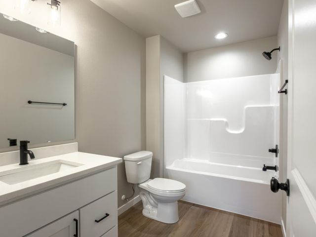 6227 87th Avenue S, Horace, ND 58047