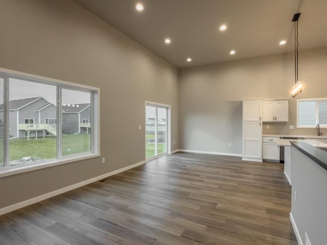 6227 87th Avenue S, Horace, ND 58047