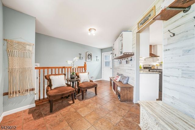30 Oakley Way, Wayne Twp., NJ 07470