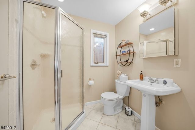 30 Oakley Way, Wayne Twp., NJ 07470