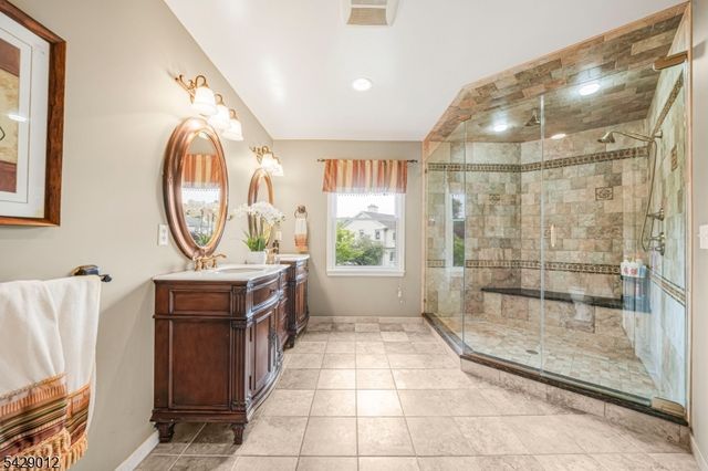 30 Oakley Way, Wayne Twp., NJ 07470