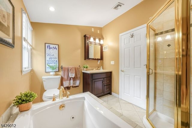 30 Oakley Way, Wayne Twp., NJ 07470