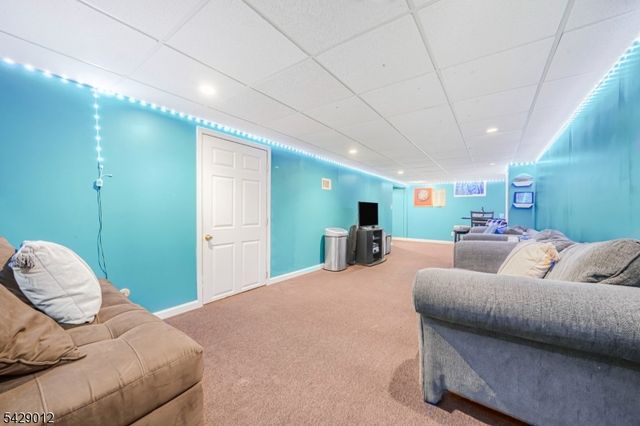 30 Oakley Way, Wayne Twp., NJ 07470