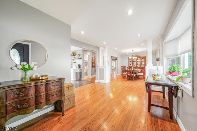 30 Oakley Way, Wayne Twp., NJ 07470