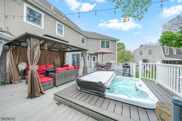 30 Oakley Way, Wayne Twp., NJ 07470