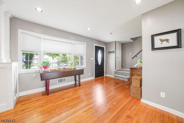 30 Oakley Way, Wayne Twp., NJ 07470