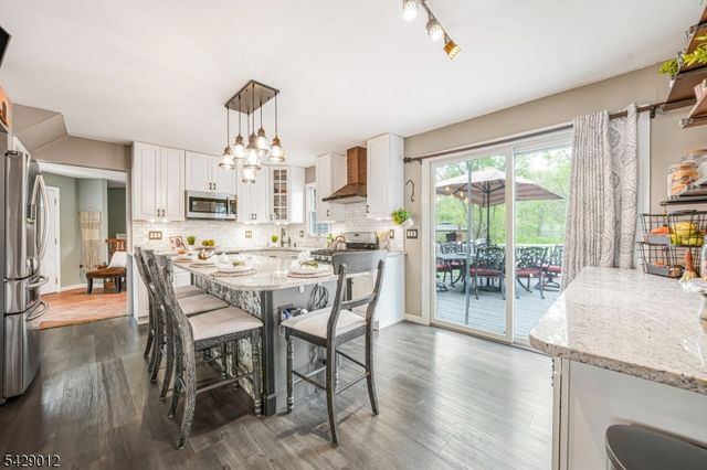 30 Oakley Way, Wayne Twp., NJ 07470