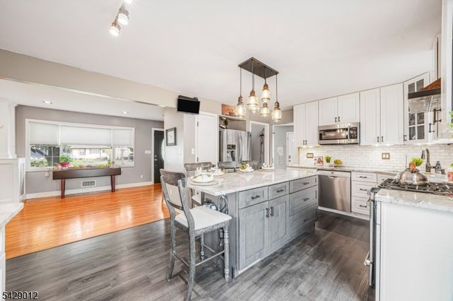 30 Oakley Way, Wayne Twp., NJ 07470
