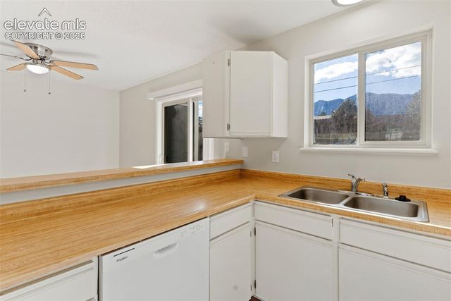 872 London Green Way, Colorado Springs, CO 80906