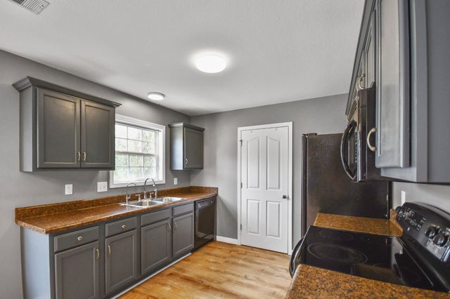 400 Zurich Court, Clarksville, TN 37040