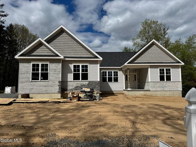 105 Maxwell Road, Colonie, NY 12110