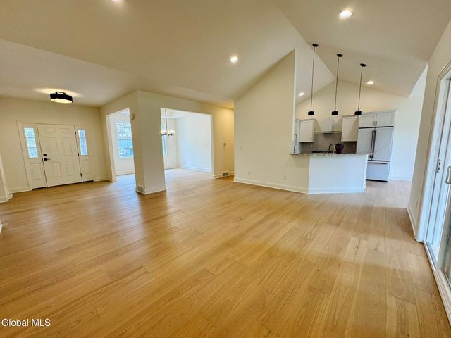 105 Maxwell Road, Colonie, NY 12110