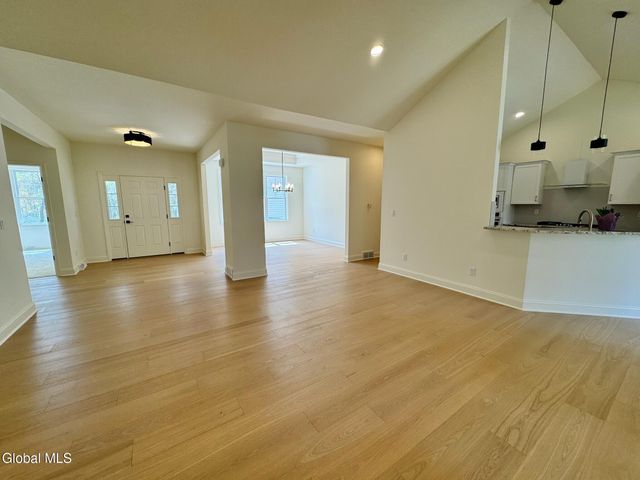 105 Maxwell Road, Colonie, NY 12110