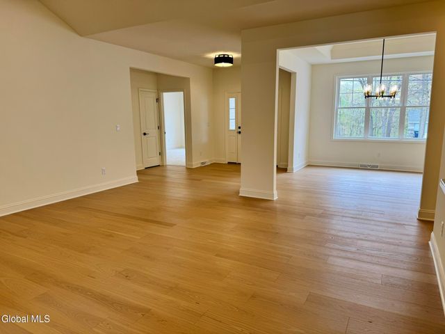 105 Maxwell Road, Colonie, NY 12110