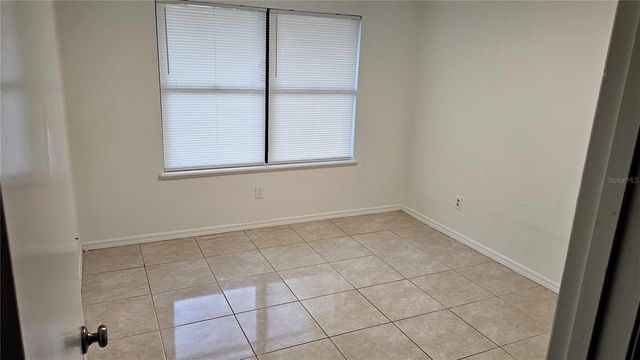 372 E BEACH STREET, Groveland, FL 34736