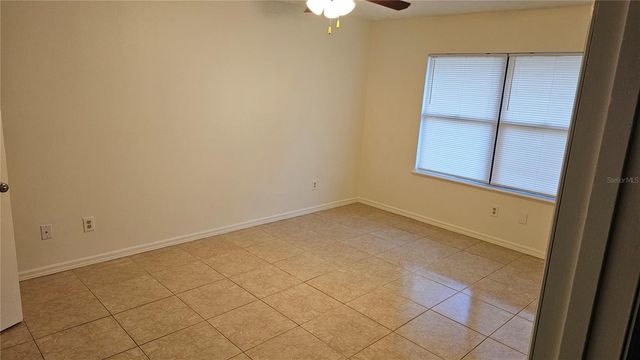 372 E BEACH STREET, Groveland, FL 34736