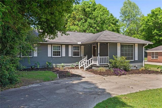 212 Valley Road, Chickasaw, AL 36611