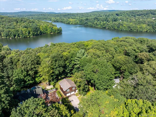 45 Laurelton Road, Mount Kisco, NY 10549
