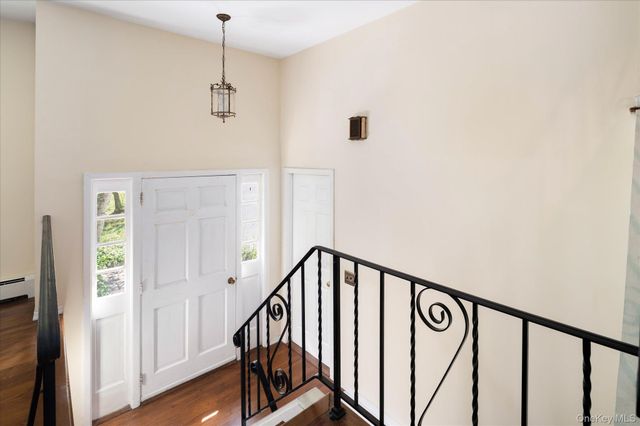 45 Laurelton Road, Mount Kisco, NY 10549