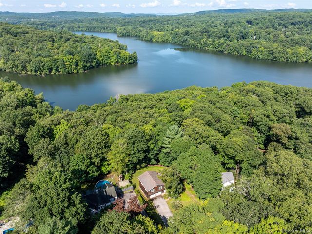 45 Laurelton Road, Mount Kisco, NY 10549